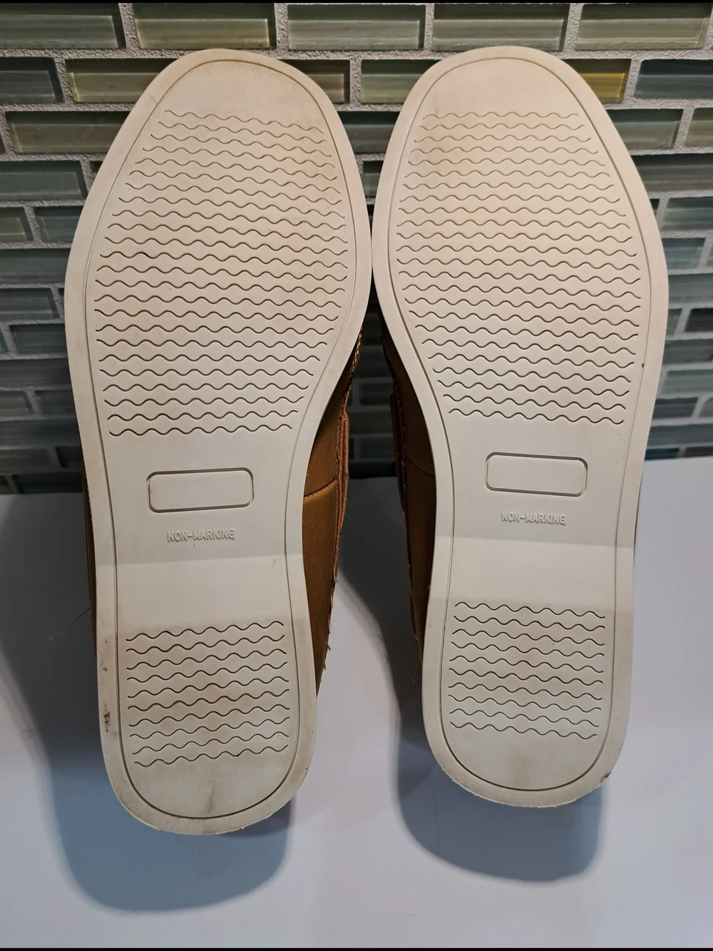 Crown & Ivy Kids Tan Moccasin Boat Shoes Youth 4